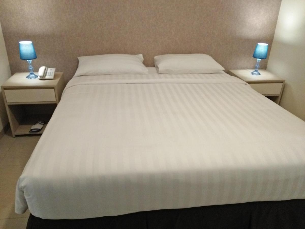 Kitara Hotel Jakarta Room photo